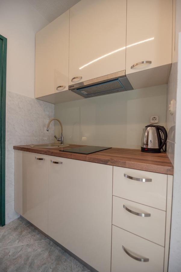 Apartmani Tome Zara Esterno foto
