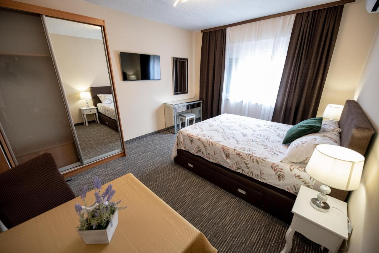 Apartmani Tome Zara Esterno foto