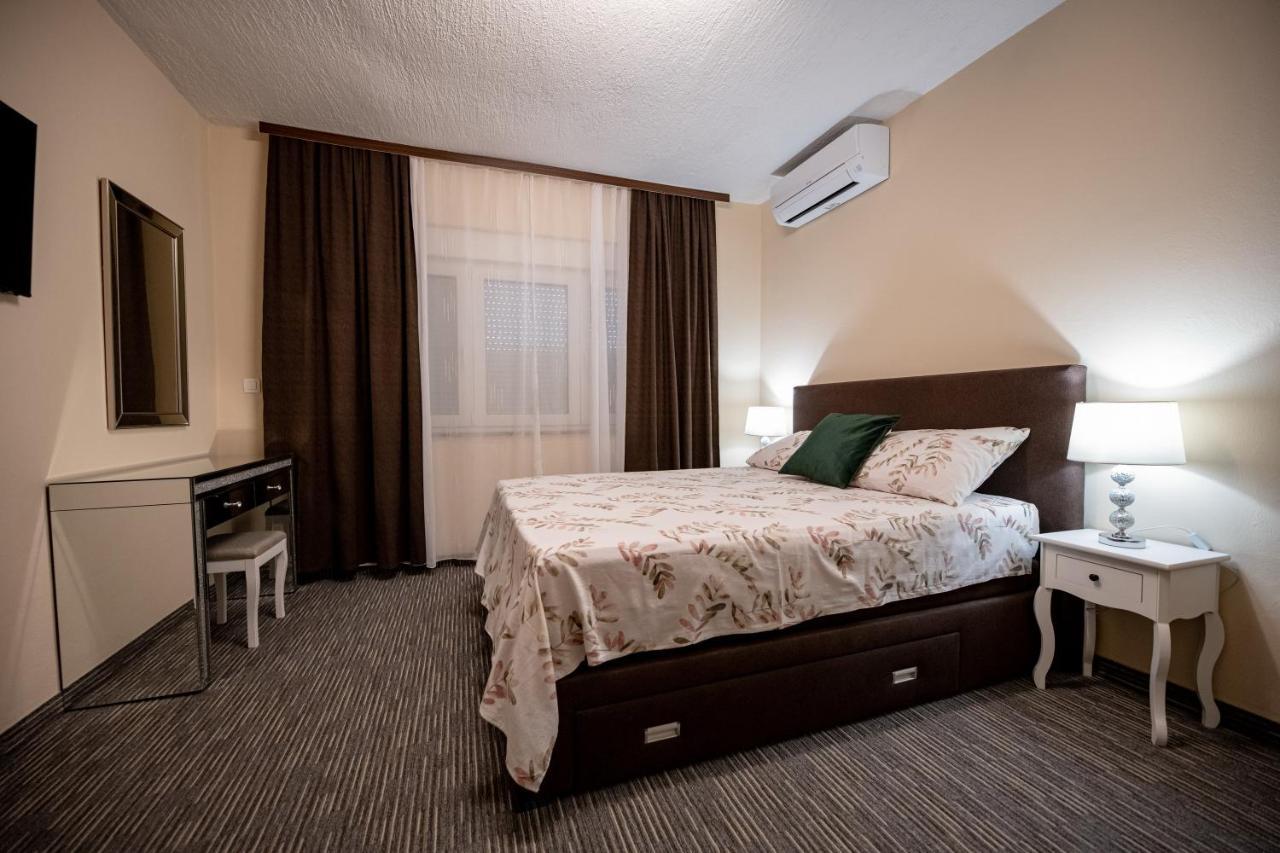 Apartmani Tome Zara Esterno foto