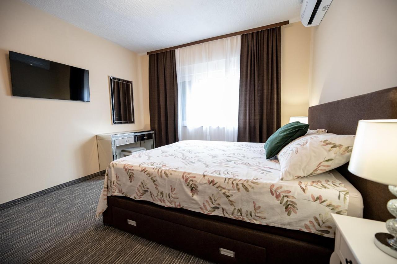 Apartmani Tome Zara Esterno foto