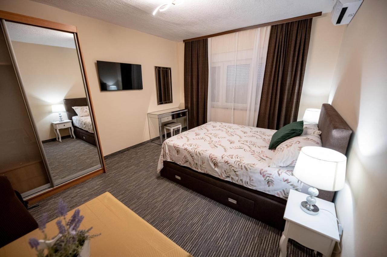 Apartmani Tome Zara Esterno foto