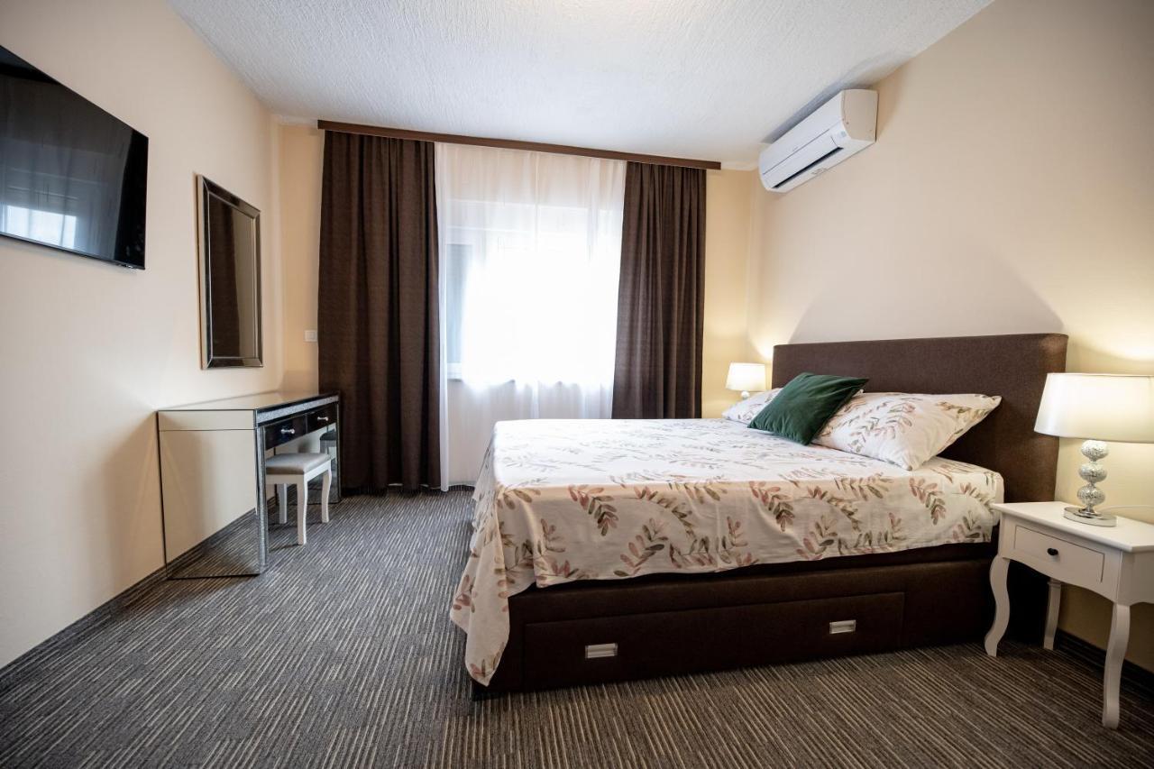 Apartmani Tome Zara Esterno foto
