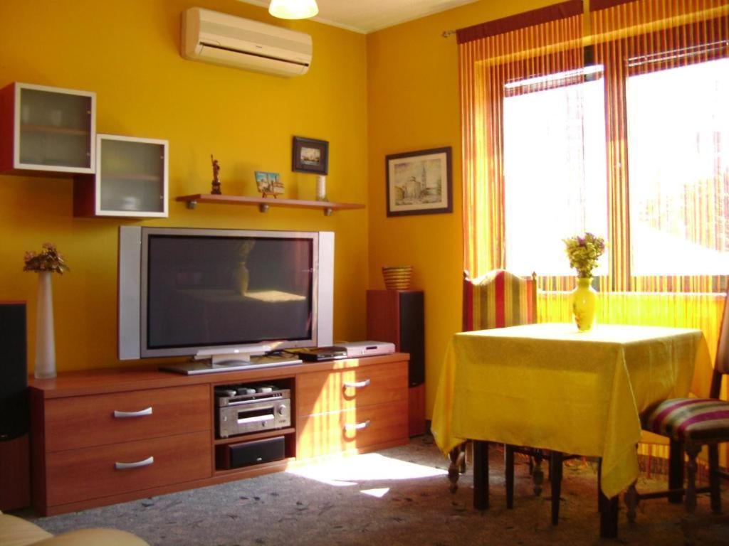 Apartmani Tome Zara Esterno foto