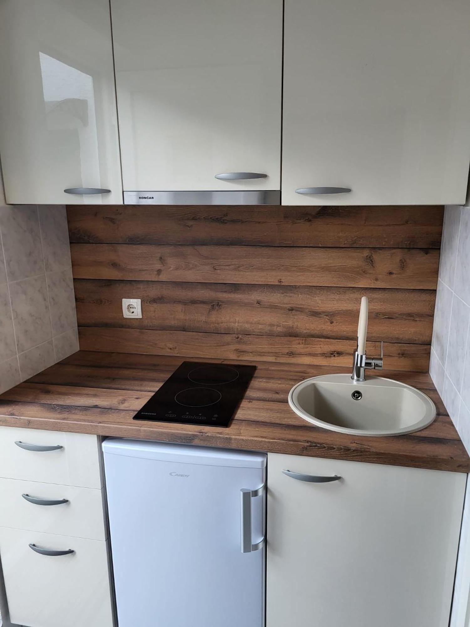 Apartmani Tome Zara Esterno foto