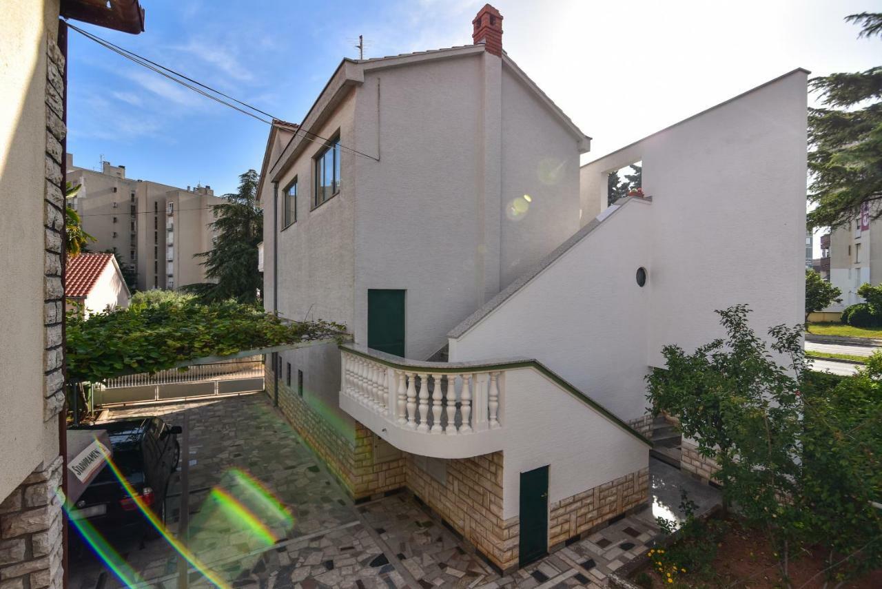 Apartmani Tome Zara Esterno foto